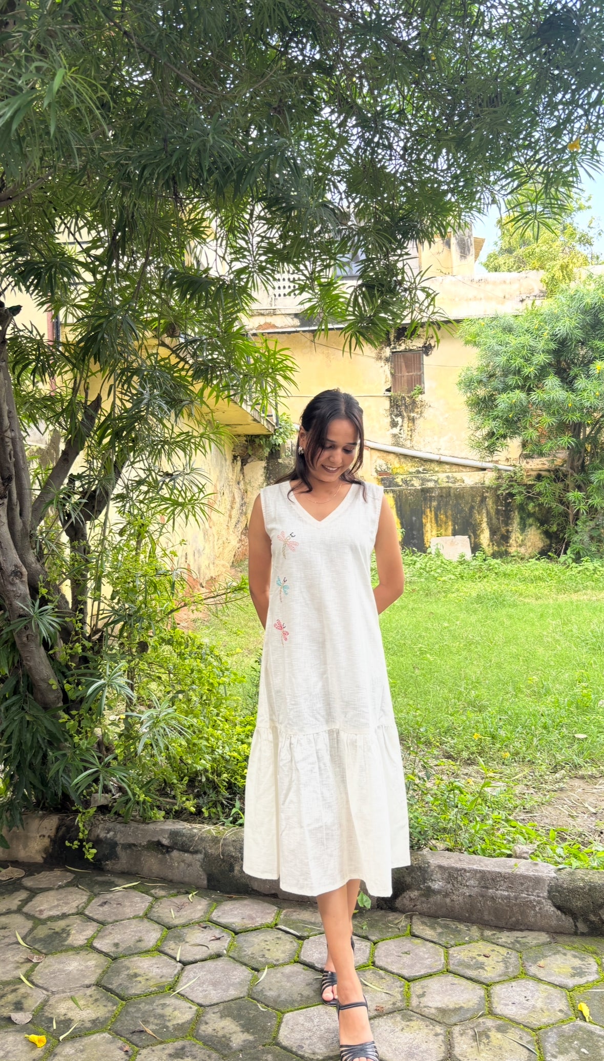 White Cotton Sleeveless Kurti/Dress with Hand-Embroidered Dragonfly Motifs – Ahsaas Udaipur