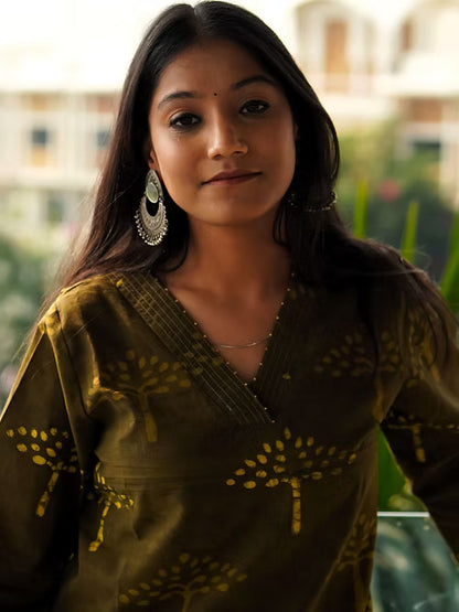 Green Dabboo Print Straight Kurta, Handmade with Premium Cotton