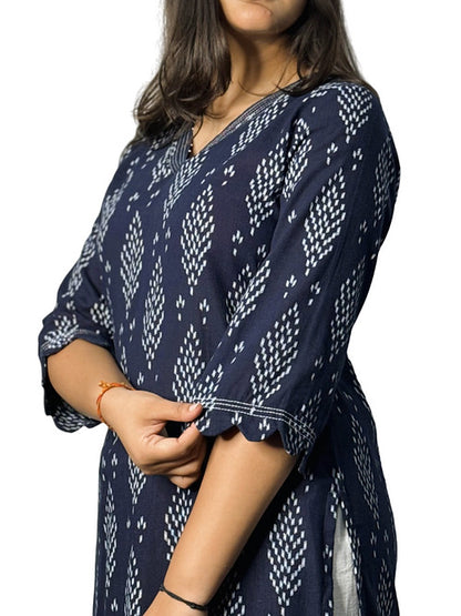 Classy Blue Casual Straight Kurta, with Scallop Half Sleeve